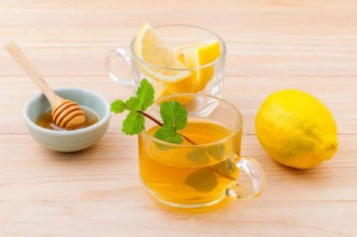 蜂蜜加绿茶毒死人 蜂蜜和绿茶可以一起喝不会中毒