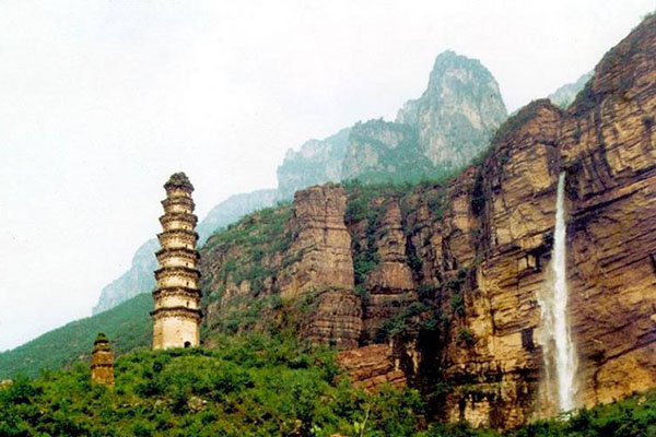 河南十大旅游景点：龙门石窟排名第二，云台山排名第一