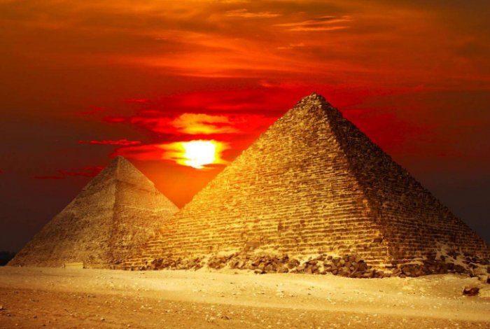 世界著名的十大景点：长城上榜，金字塔名列第一