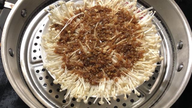 蒜蓉粉丝金针菇的做法教程 好吃又营养的蒜蓉粉丝金针菇(11)