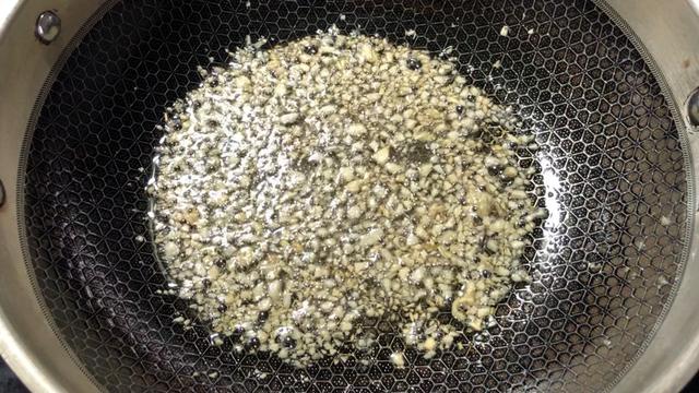 蒜蓉粉丝金针菇的做法教程 好吃又营养的蒜蓉粉丝金针菇(5)
