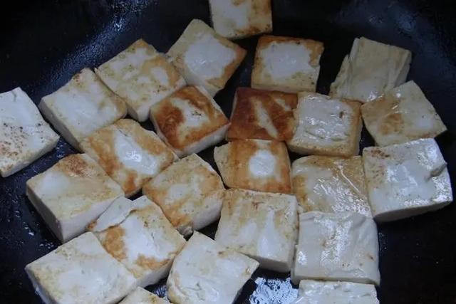 鸡蛋白菜炖豆腐的正宗做法 白菜炖豆腐正宗的做法(6)